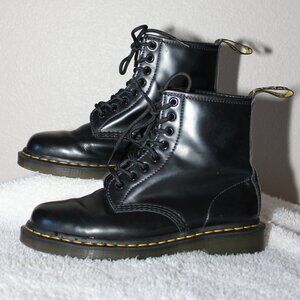 Dr. Martens Smooth Leather Unisex 8 eye Black Boots 11822 same as 1460 7M 8L